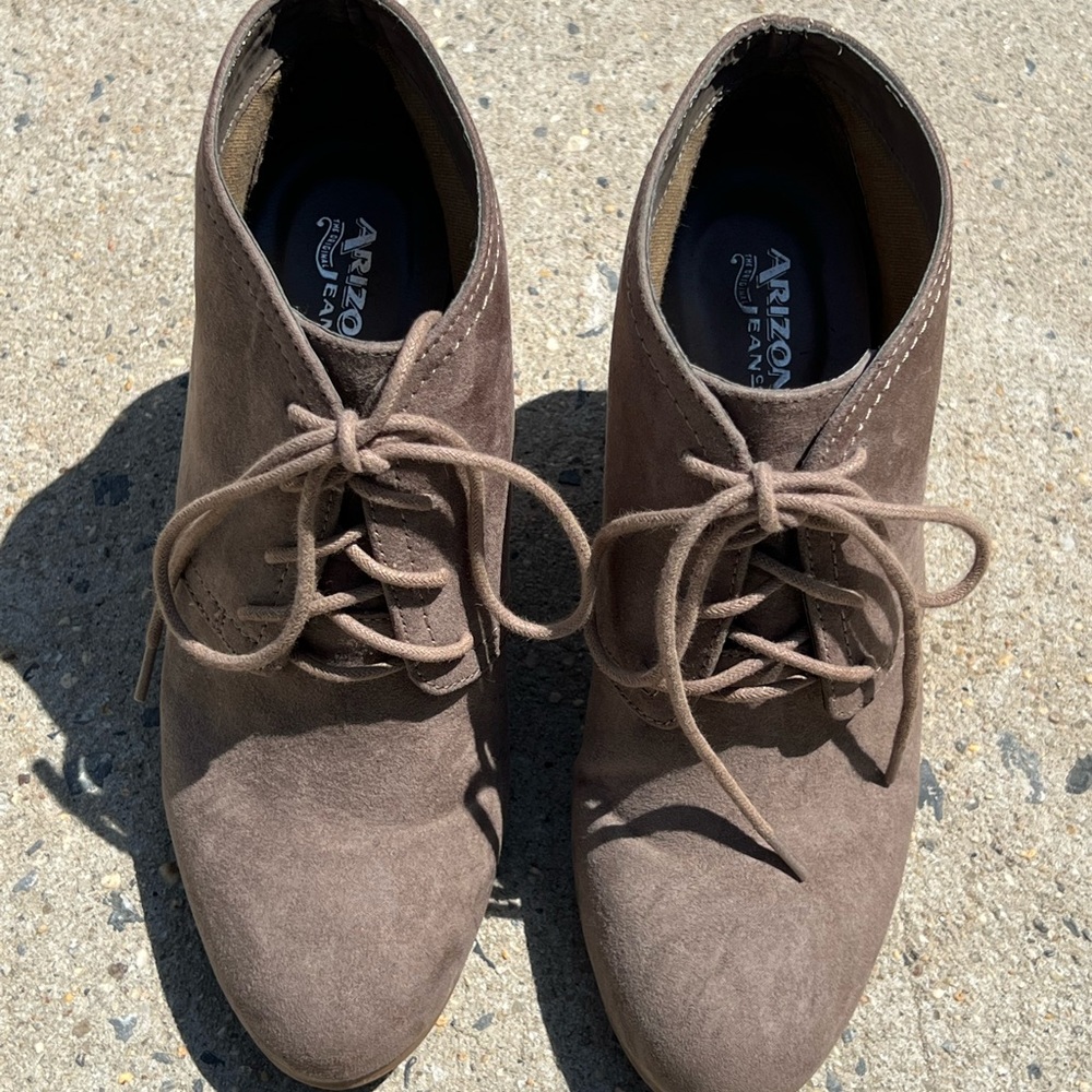Arizona Wedge Heel Booties, Taupe, size 7M - Picture 6 of 16
